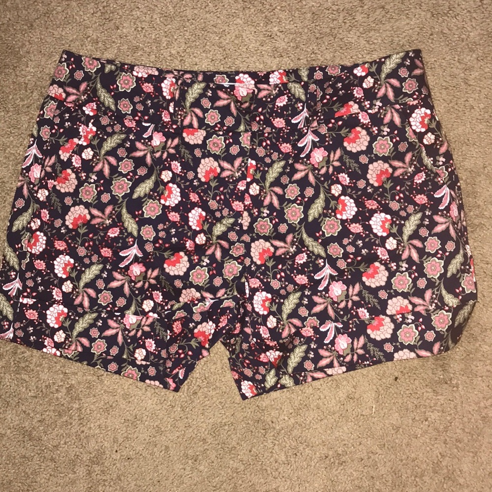 Floral print shorts - never worn!!